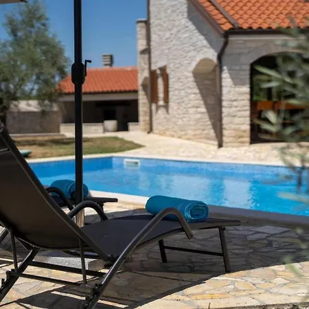 Nidum Vikendica Porec