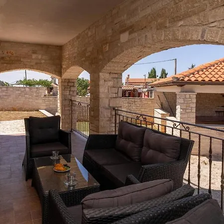 Nidum Vikendica Porec
